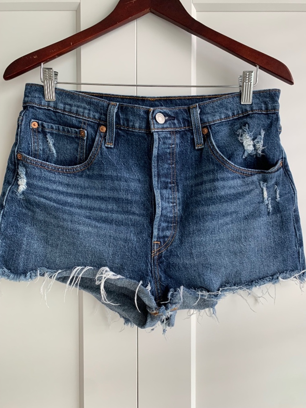 Levi's 501 Short denim Hotpants Indigo Blue Women's size 31 frayed hem